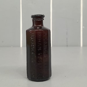 Antique Glass Bottle, Indian Vegetable Jaundice Bitters Bottle 1852 7.5cm