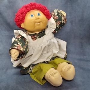 Muñeca Cabbage Patch Kid vintage de los años 80, cuerpo de tela, Xavier Roberts - Cabeza de plástico y pelo corto rojo - 39 cm de altura