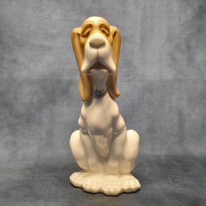 1982 Nao by Lladro Bassett Hound, Vintage Spanish Porcelain 18.5cm