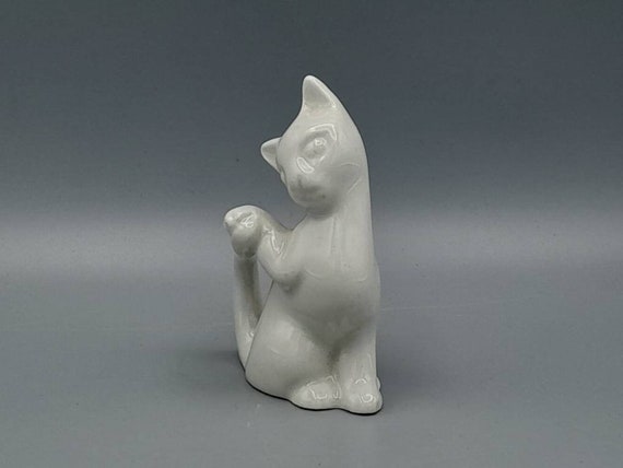 白磁の猫の置物 - 9.6 cm - Etsy 日本