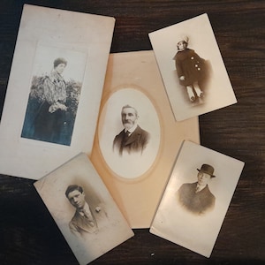 Collection of 5 Victorian Portrait Photographs, Antique Photography, Victorian Fashion