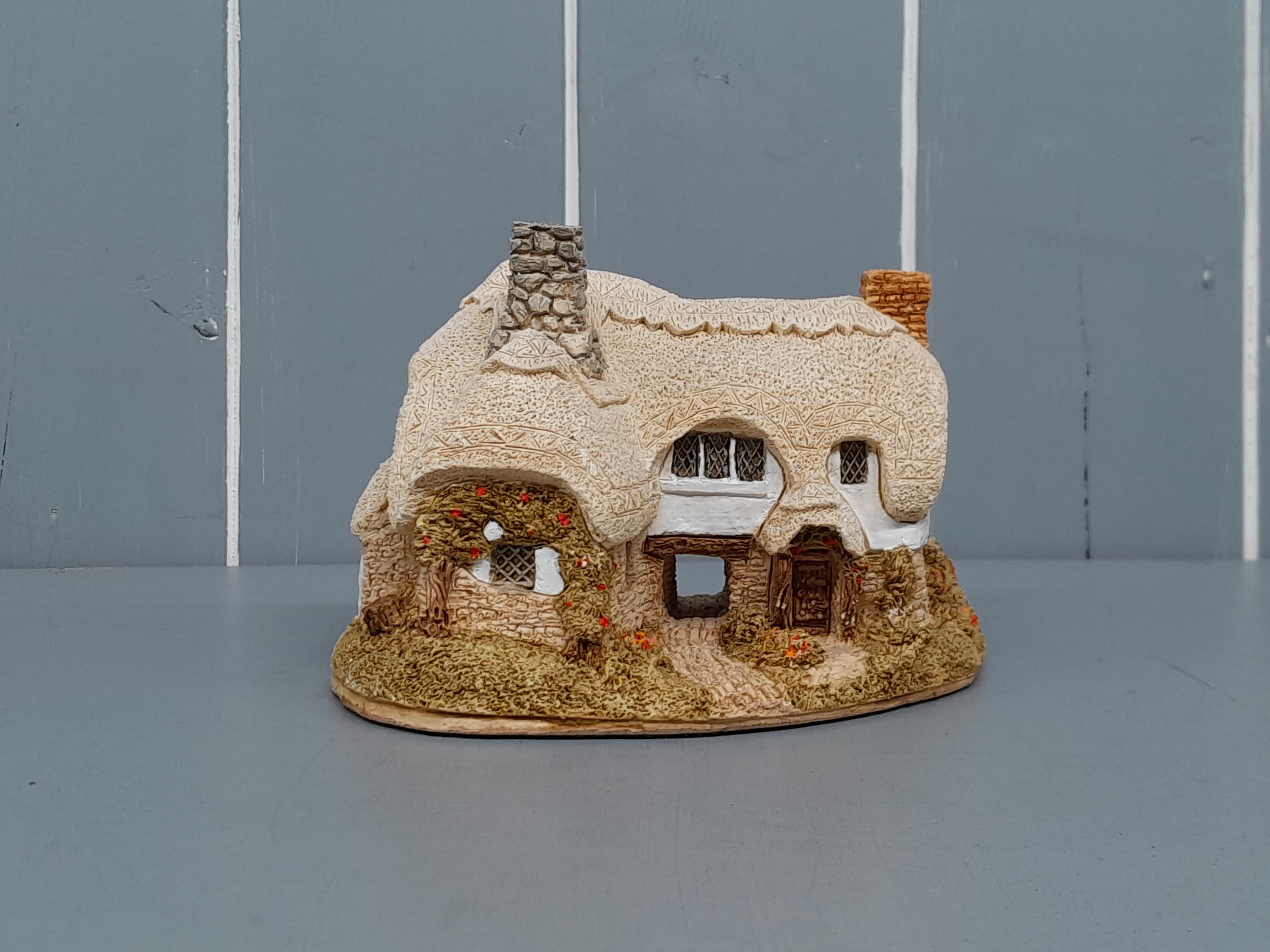 Lilliput Lane - Ostlers Keep, Miniature Handmade Cottage - Etsy