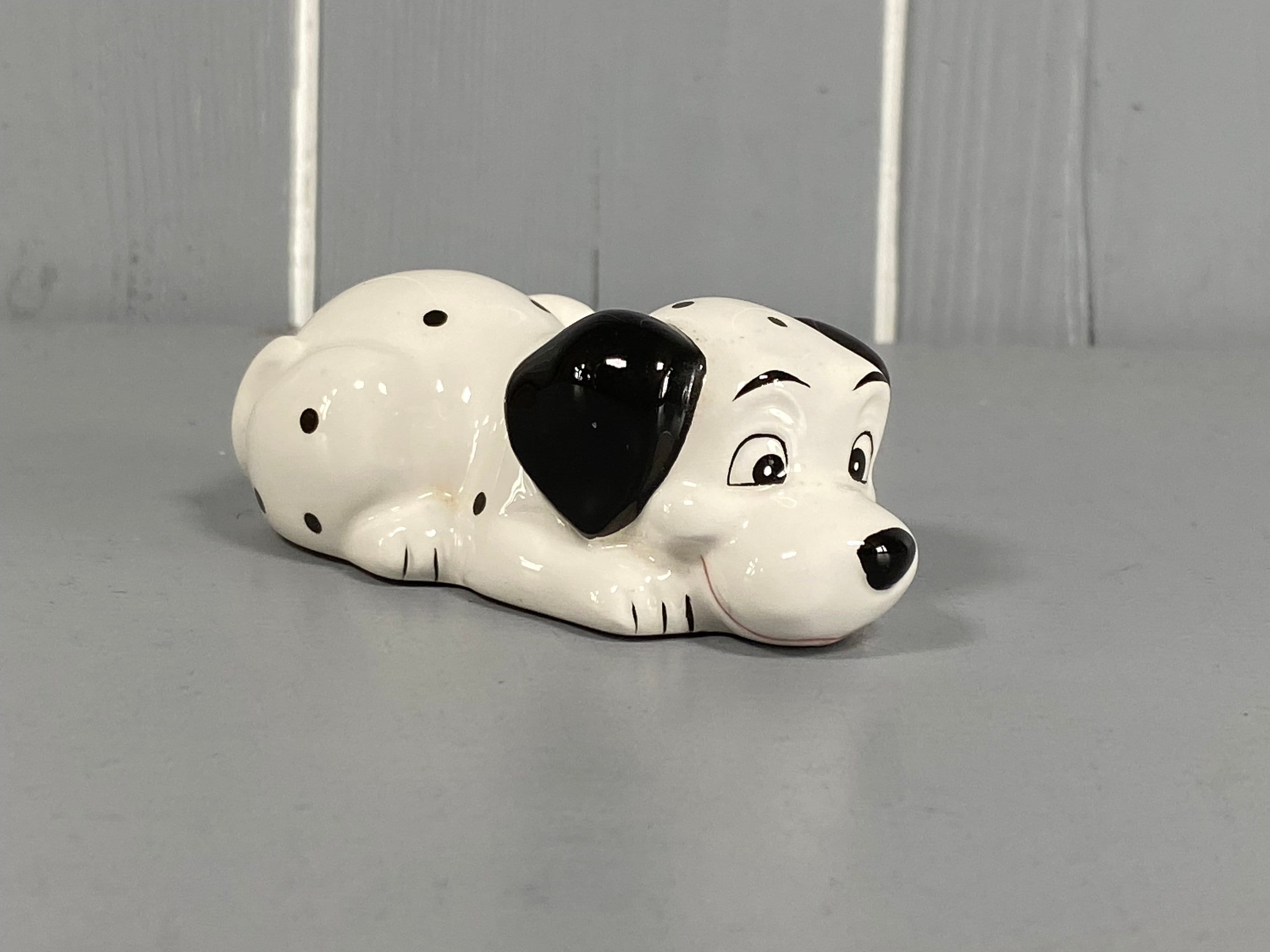 90 年代のディズニー「101 匹わんちゃん」の子犬の陶器製フィギュア