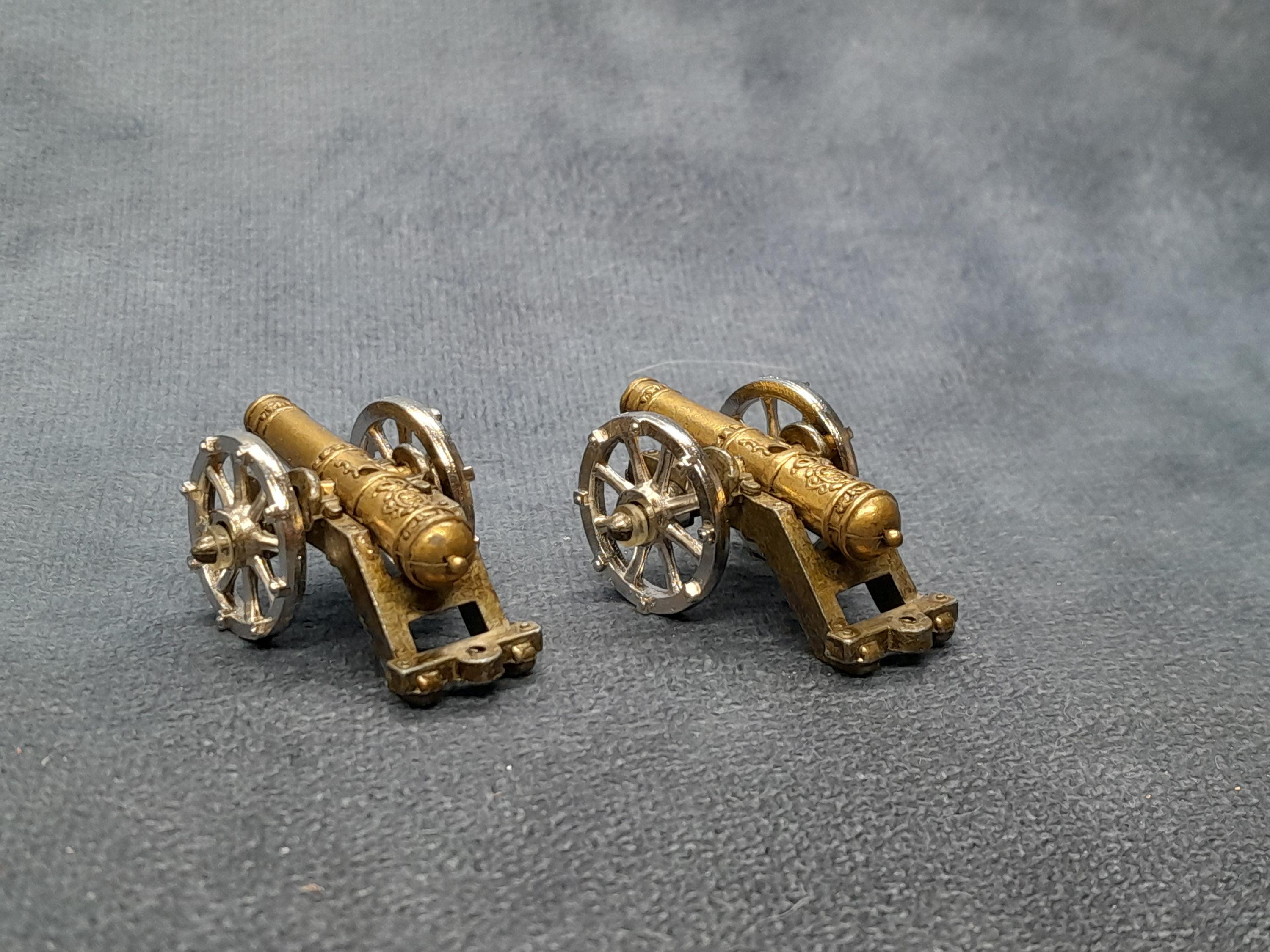 ミニチュア大砲のペア、ナポレオン戦争の大砲、金属製ミニチュア