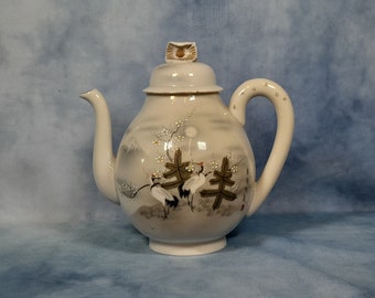 Hand Painted Porcelain Japanese Kutani Teapot / Coffee Pot - 19.5cm