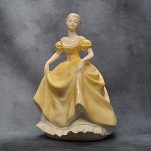 コールポート Veronica 陶器人形 Ladies of Fashion Coalport Ladies of Fashion Figurines - Etsy