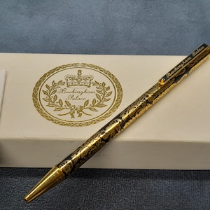 Buckingham palace souvenir - Etsy 日本