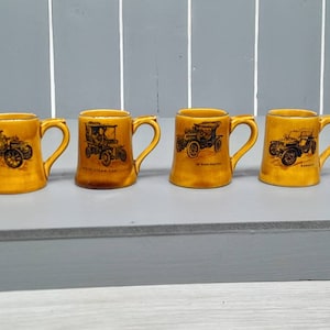 4 jarras de mayólica en miniatura Wade Classic Motor Var