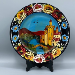 Beautiful Hand Painted Vintage Decorative Plate.