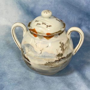 美しい日本の九谷焼、蓋付きシュガーポット。