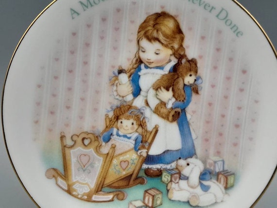 Lady Mama⭐︎ハンティングシーンケーキ皿 A Mother's Work is Never Done, Mothers Day 1990, Small Plate 12.8