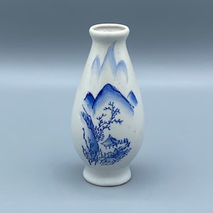 Hand Painted Japanese Hills Bud Vase, Height 10.5cm