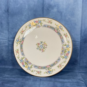 Royal Worcester Mayfield Large Cake Plate, Made in England.