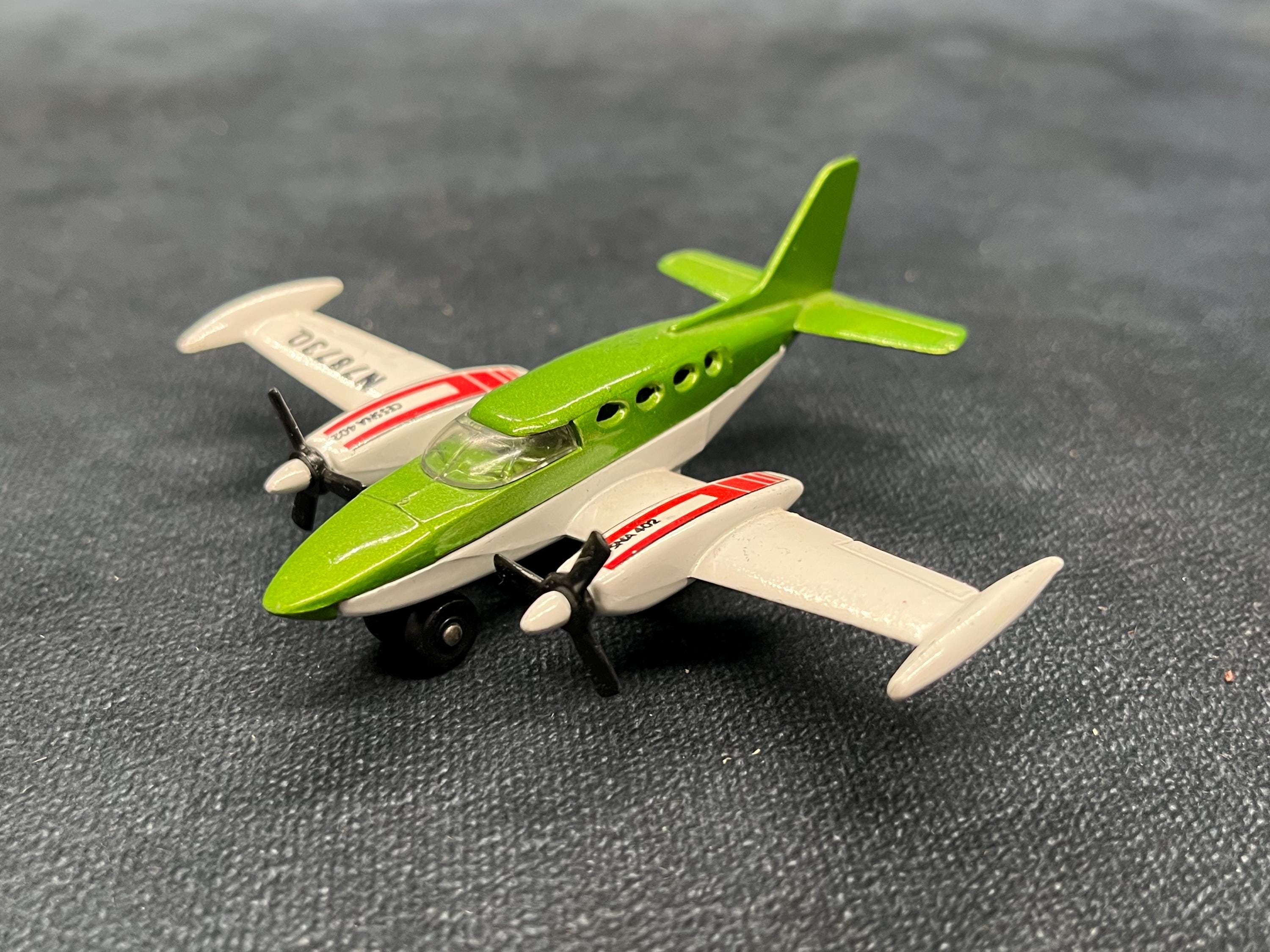 1974年製 マッチボックス社製 レスニー社製 セスナ402 双発模型飛行機