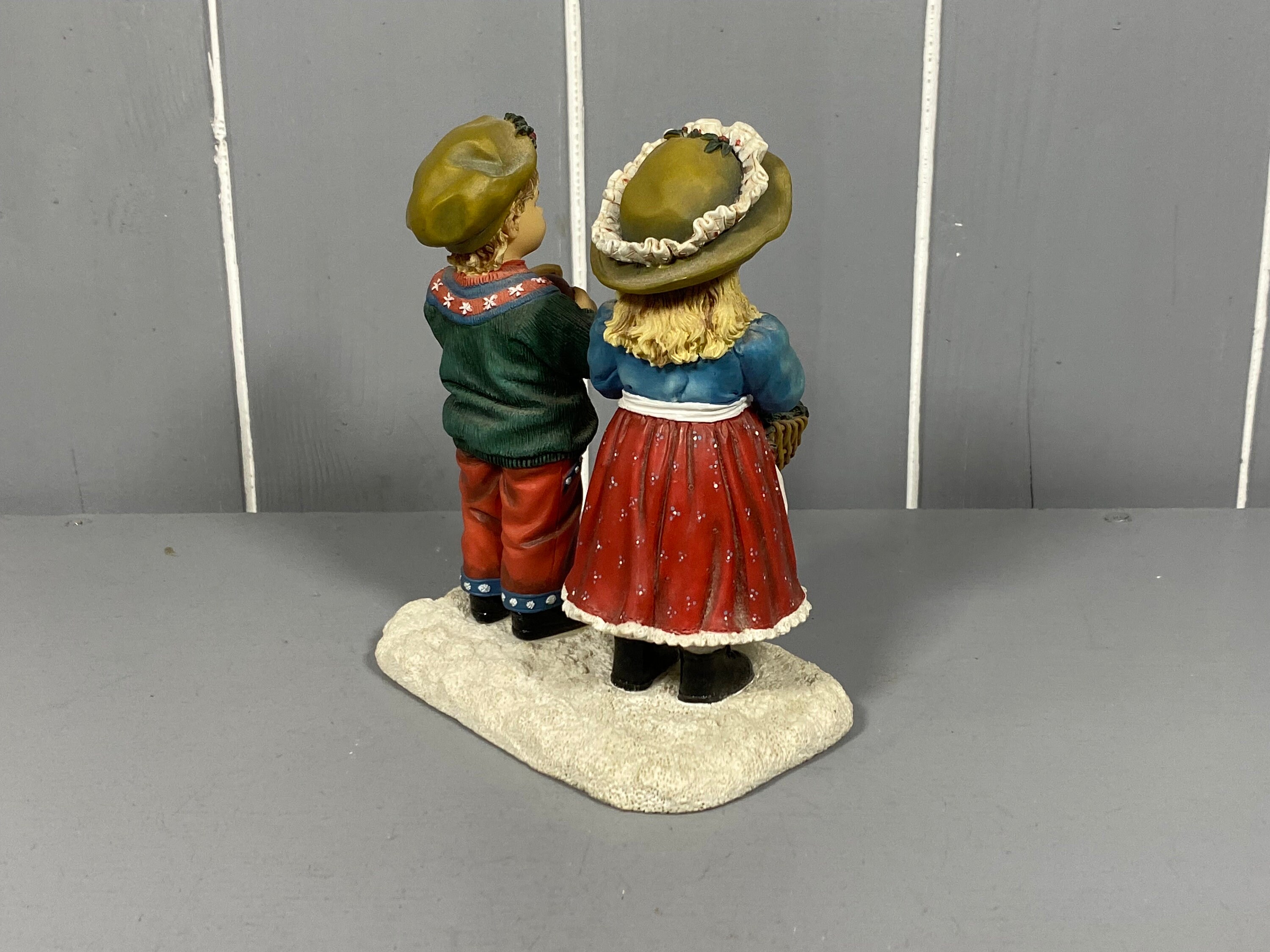 Winter Walks by Crisalis the Leonardo Collection, Resin Figure