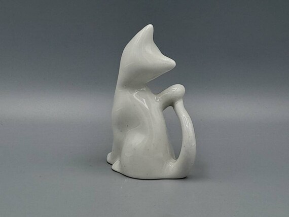 白磁の猫の置物 - 9.6 cm - Etsy 日本