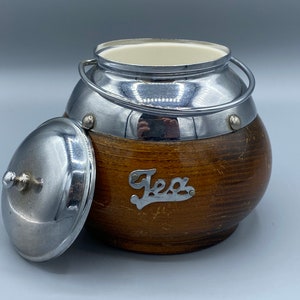 Vintage Wooden Tea Pot with Lid and Removable Inner Liner.