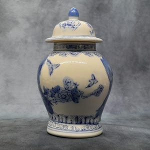 Vintage Chinese Ginger Jar, Blue and White Porcelain, Chinese Kitchen Storage Jar