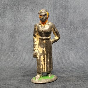 Large 1930&#39;s Toy Nurse, World War Military Medic, Vintage Toy Soldiers