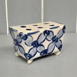 Vintage blauw en wit patroon keramische wierookbrander / stokhouder