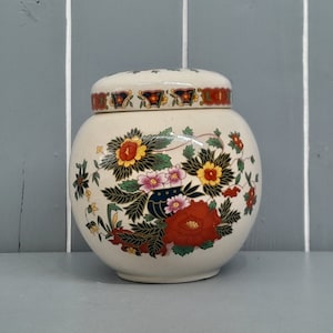 Sadler Lidded Jar, Ceramic Ginger Jar, Floral Pattern - 13cm