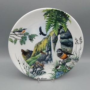 Wedgwood, The Mountain Stream - seria River Panorama autorstwa Colina Newmana 1990 - Dekoracyjny talerz wystawowy - 21,2 cm