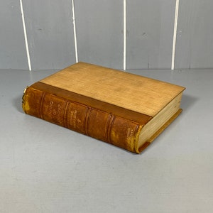 Le rasage de Shagpat par George Meredith, édition révisée, The Gresham Publishing Company, livre ancien relié