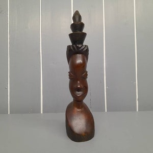 手彫り木製アフリカ部族芸術女性胸像 12.5 cm