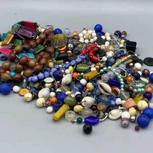 Assorted Vintage Beads, 515g of Costume Jewellery beads/ Craft Beads