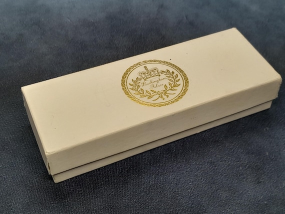 Enamel Buckingham Palace Pen With Display Case, No Ink Cartridge