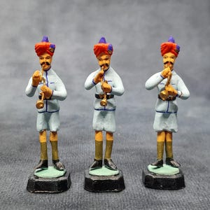 Indische Militärblasband-Figuren, 3 Gips handbemalte Figuren c1950&#39;s 60&#39;s