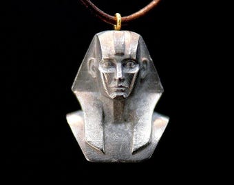 Metal Casted Alien Skull Necklace Design