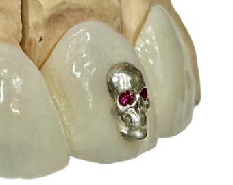 Teeth gems 18 K skull with rubies 3-D