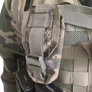 US Army Flash Bang Grenade Pouch