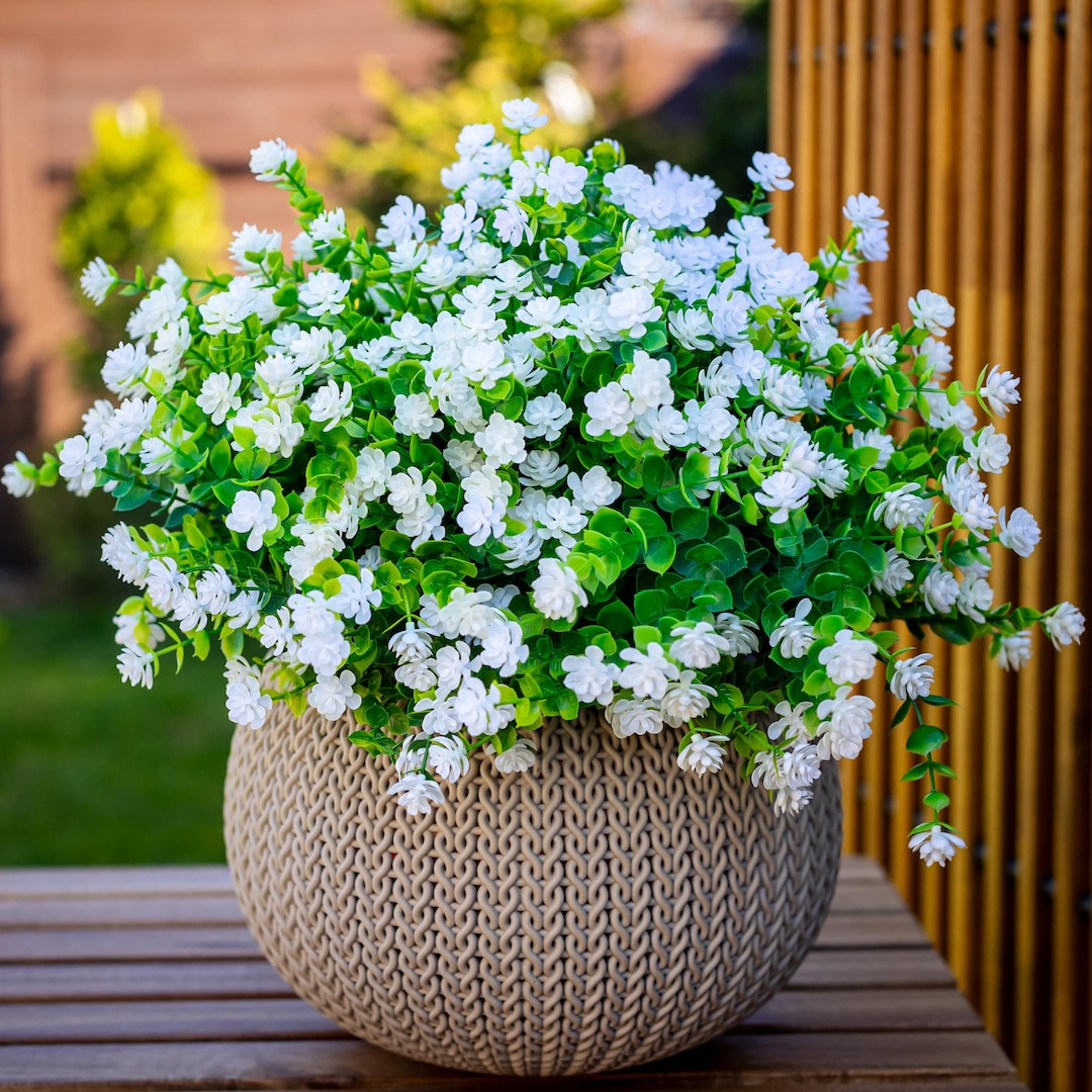 24 Bundles Outdoor Artificial Fake Flowers UV Resistant No Fade Boxwood Faux Plastic Plants Spring Decoration Garden Patio Porch Window Box Home Wedd