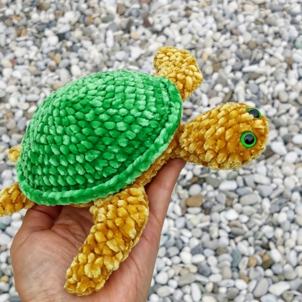 No Sew Crochet Pattern Emerald Sea Turtle Amigurumi Realistic Animal - Detailed Written Pattern and Photo Tutorial in English and German