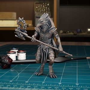 Birdfolk Wizard Miniature | Raven Folk Warlock Miniature | for D&D 5e, Pathfinder and other RPG&#39;s | 28mm |  32mm | 75mm