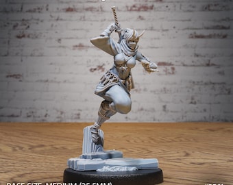 Angreifende Oni Ninja Miniatur | Female Dark Kunoichi Fighter | for D&D 5e, Pathfinder and other RPG&#39;s | 28mm | Epic Miniature