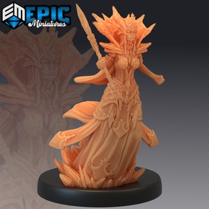Winter Queen Miniature | Snow Queen Attacking Miniature | for D&D 5e, Pathfinder and other RPG&#39;s | 28mm | EPIC Miniatures