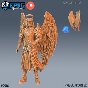 Peut inclure: Une miniature d'ange détaillée imprimée en 3D avec des ailes déployées, portant une armure et une auréole. La miniature est en plastique brun clair et est pré-supportée pour une impression facile. La miniature est étiquetée #2510 et fait partie de la collection Epic Miniatures.