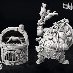 Puede incluir: Miniatura detallada impresa en 3D de un personaje de fantasía sosteniendo un pez y un conejo, con un horno de piedra cerca. El personaje es una figura grande y musculosa con un escudo en la espalda. El horno tiene un animal a la parrilla dentro. El texto "PRINT SHOP BOYZ KICKER" es visible.