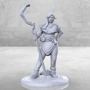 Miniatura del druido Firbolg | Miniatura druido Firbolg femminile | Personaggio eroico | Giochi di ruolo da tavolo come D&D o Pathfinder | 28 mm