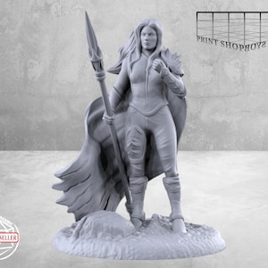 Spear Fighter Miniature | Female Spear Fighter Miniature | Heroic Character | Tabletop RPGs like D&D or Pathfinder | 28mm