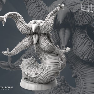 Könnte beinhalten: Eine detaillierte, graue, 3D-gedruckte Miniatur eines monströsen, tentakelbewehrten Wesens mit einem klaffenden Maul und einem segmentierten Körper. Die Kreatur ist in einer dynamischen, aggressiven Haltung dargestellt, mit ihren Tentakeln, die sich ausstrecken.