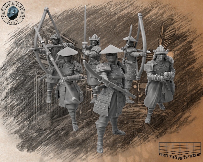 Puede incluir: Cinco figuras en miniatura de pl&aacute;stico gris de guerreros samur&aacute;is, algunos con espadas y otros con arcos y flechas. Las figuras est&aacute;n en posici&oacute;n de combate. El fondo es una superficie texturizada marr&oacute;n y gris.