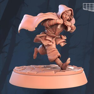 Swift Thief with Cape Miniature | Run Away Mugger Figure | NPC Townsfolk | for D&D 5e, Pathfinder and other TTRPG's | 32 mm