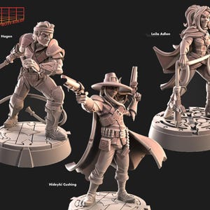 Puede incluir: Tres figuras en miniatura impresas en 3D de personajes de un juego de rol de fantasía. Las figuras están pintadas en un color marrón claro y están de pie sobre bases circulares. Las figuras están etiquetadas como "Rein Hagen", "Hideyki Cushing" y "Leila Adlon".