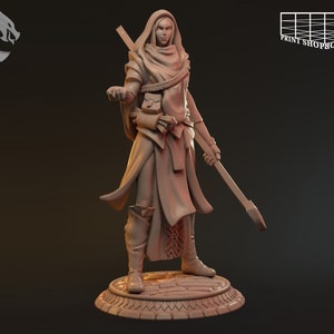 Miniatura de Aventurera Sencilla | Figura de Heroína de Primer Nivel | para D&D 5e, Pathfinder y otros juegos de rol | 32 mm | 75 mm