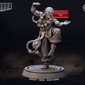 Peut inclure: Une miniature d'un moine en position de combat, imprimée en 3D en gris. Le moine porte une robe et un collier de perles. La miniature mesure 38 mm de haut et repose sur une base de 25 mm. Le texte "STANCE MONK HU" est imprimé sur la base.