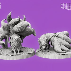 Könnte beinhalten: Zwei detaillierte, graue Fuchsstatuen mit mehreren Schwänzen, vor einem lila Hintergrund. Ein Fuchs sitzt aufrecht, der andere liegt. Die Figuren stehen auf einer Basis mit strukturierter Oberfläche. Das Logo "Cast n Play" befindet sich oben links.